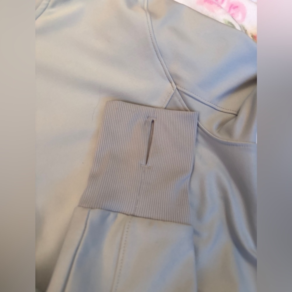 Mondetta Gray Moto Style Zip up-High Neck-2 Front hidden pockets-Size Medium - Picture 10 of 14